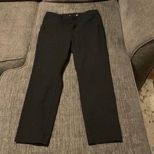Old Navy size 8 black. High Rise Pixie Never Fade